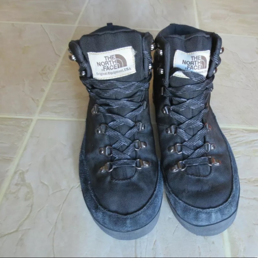 North Face Back to Berkeley Boots size 10